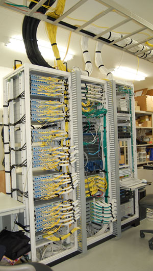 写真4-3　通信系（FTTH/IP）ヘッドエンド・システム