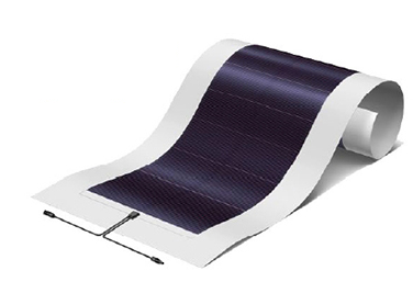 図　設置した太陽光発電パネル。軽量で柔軟な基盤を使っており、ドームの屋根に向く