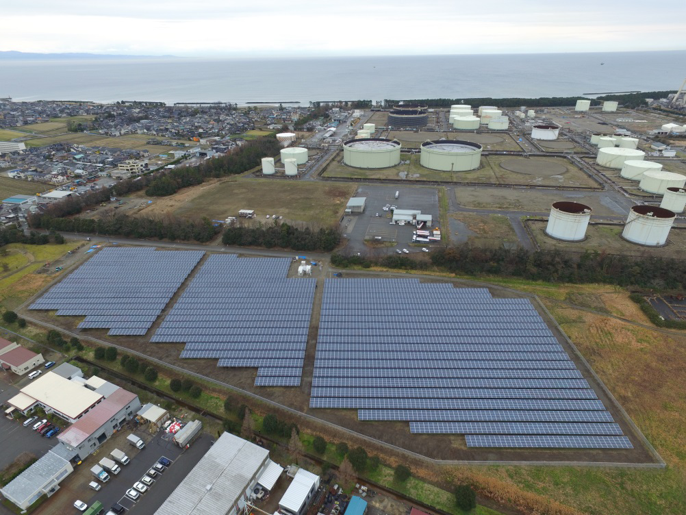 図　富山メガソーラー発電所の全景