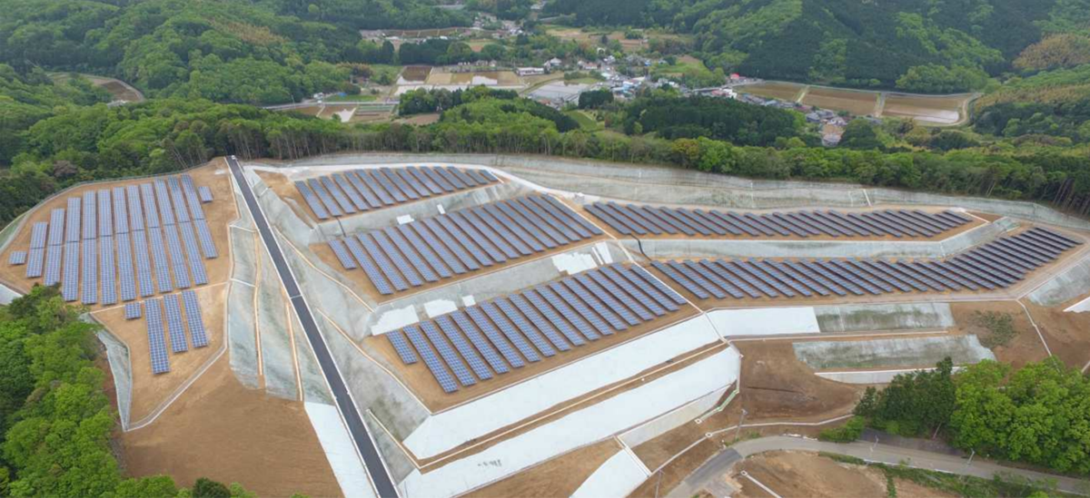 図　伊豆の国市浮橋太陽光発電所の全景