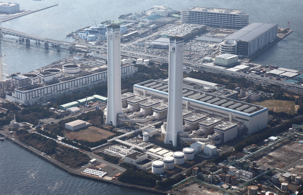 図　横浜火力発電所の全景