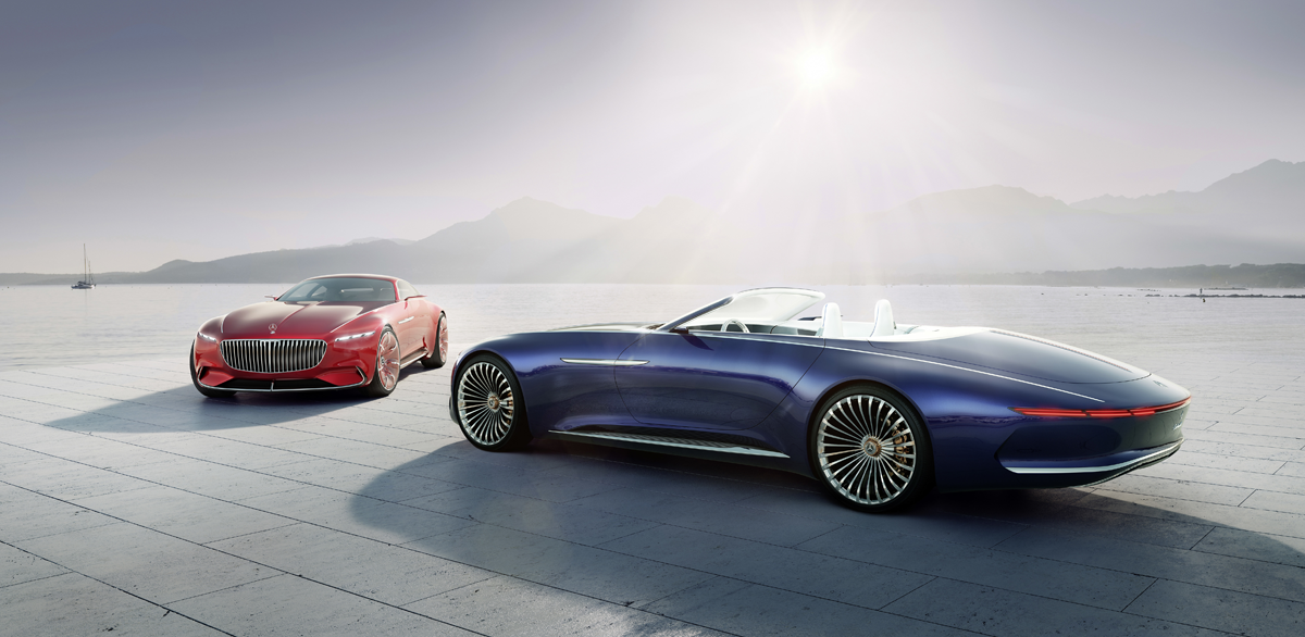 図　Daimlerが今回披露したコンセプトカー「Vision Mercedes-Maybach 6 Cabriolet」（手前）。奥の赤い車両は昨年披露した「Vision Mercedes-Maybach 6」