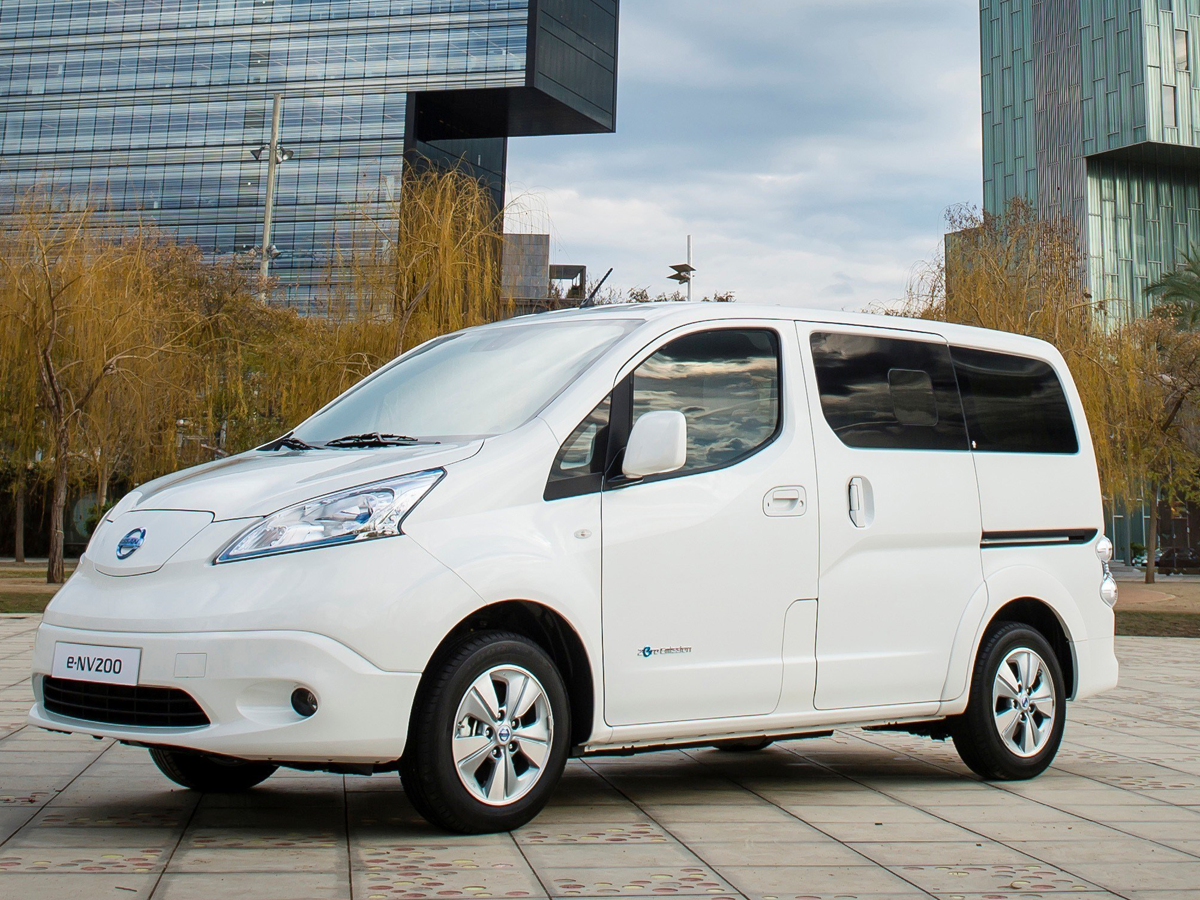 図　新型の「e-NV200」。航続距離をおよそ100km伸ばした