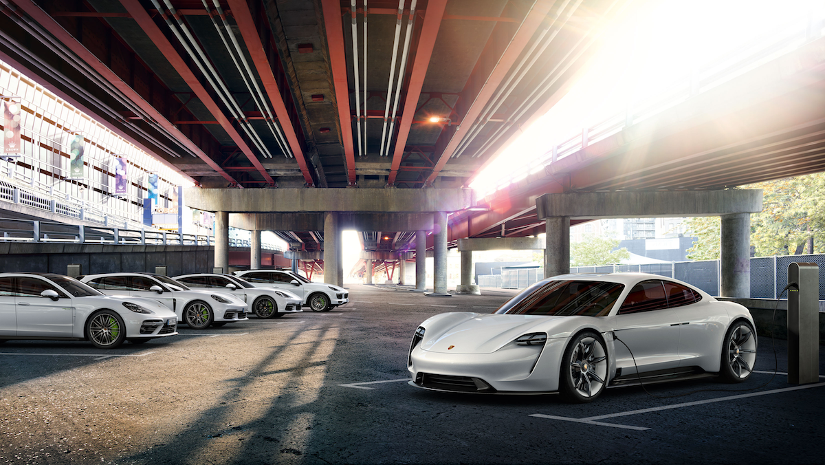 図　Porscheは電動車の開発、普及などに向けた投資を倍増する