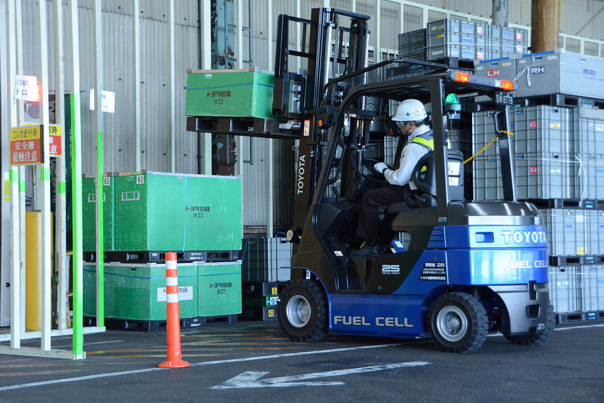 図　追加導入した燃料電池フォークリフトと同じもの