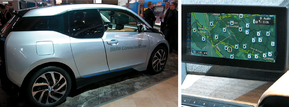 Volvoとエリクソンが共同で展示した、車載システムをネットワーク化した「Connected Car」。写真右はダッシュボードの様子。クラウドなども利用し、地図の表示や、スマートフォンの中の音楽の再生などを行えるシステムになっている。