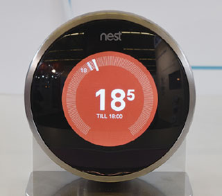 ▲ Nest Labs（ネストラボ）の「Nest Thermostat」