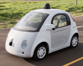 写真3　米国テキサス州オースティンの公道を走るGoogleの新型プロトタイプ自動運転車（Google Self-Driving Car）