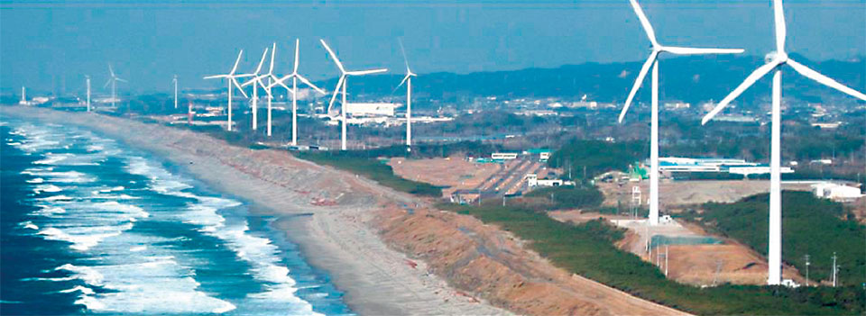 写真2　ブラジルの海辺で稼働する陸上風力発電ファーム