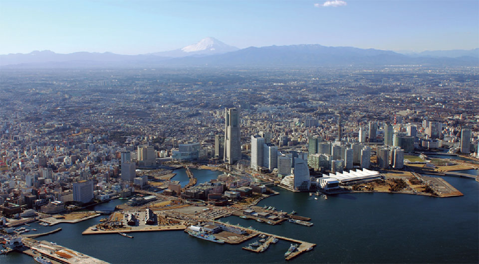 写真1　神奈川県横浜市の外観（遠くに富士山も眺望できる）