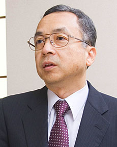 谷岡健吉氏