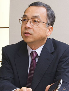 谷岡健吉氏