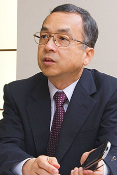 谷岡健吉氏