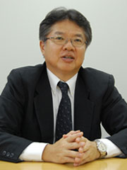 橋本　信氏