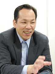 近　義起氏（ウィルコム　取締役　執行役員　副社長）