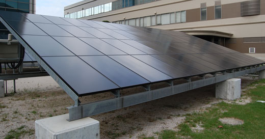 図10　九州ヒューマンメディア創造センターの太陽光発電：出力10kW