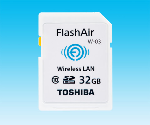 写真　無線LAN搭載SDメモリカード「FlashAir」