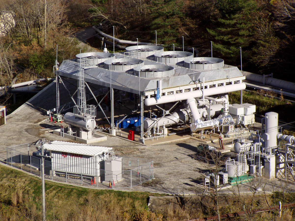 図　八丁原発電所のバイナリー発電設備。2004年の2月に稼働開始したもので、出力は2MW（2000kW）