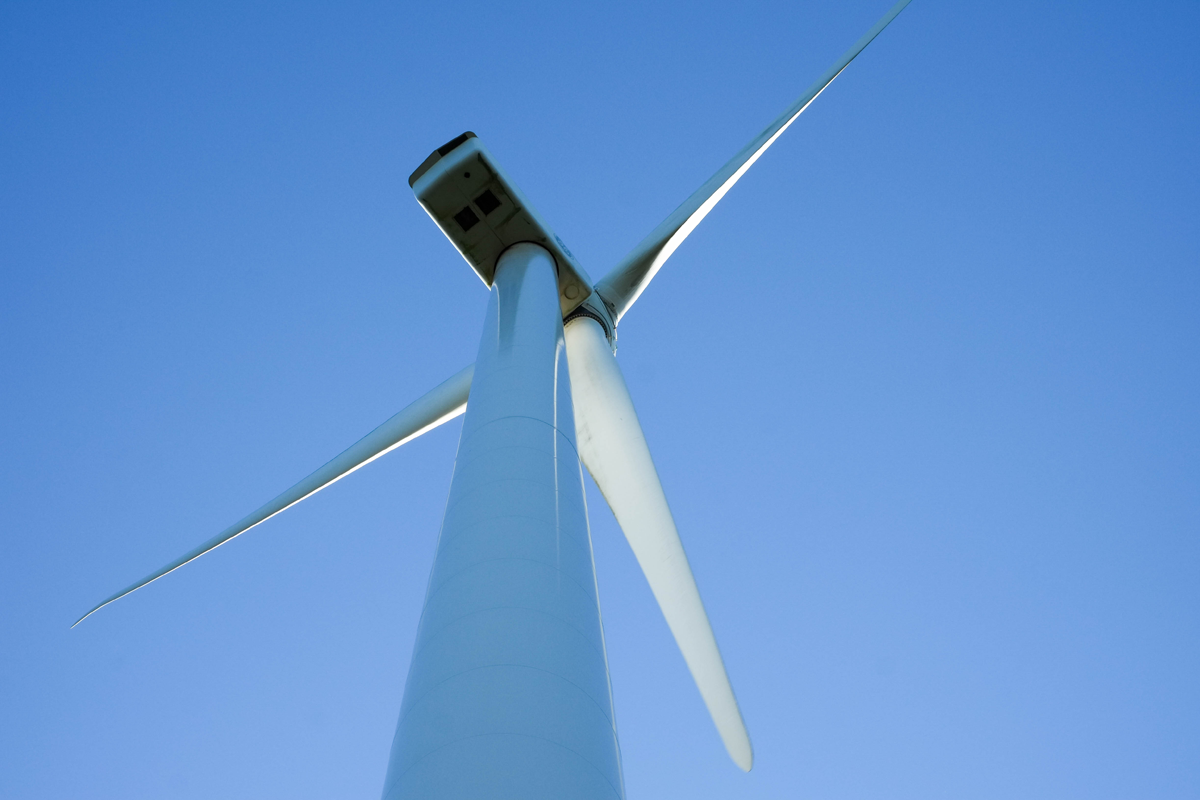 図　MicrosoftはGEが運営する風力発電所から電力を購入し、その電力でダブリンのデータセンターを運用する