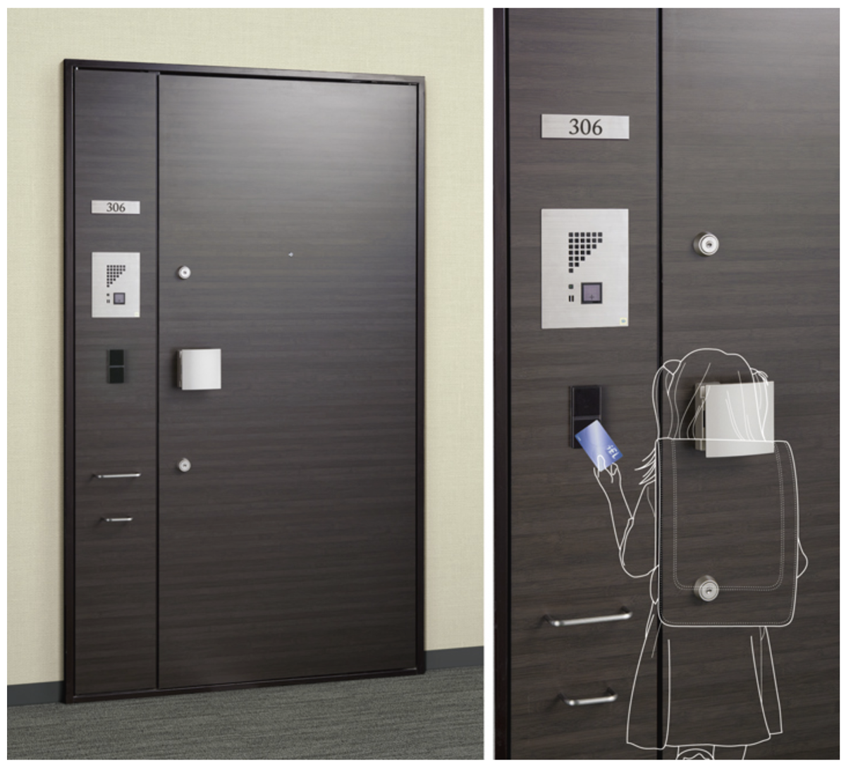 図　美和ロックのスマートロック「iEL」を組み込んだマンションの扉（左）、FeliCaでの解錠など、他メーカーのスマートロックにはない機能を提供している（右）