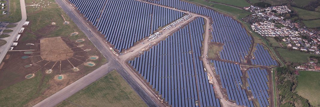 図　「Bradenstoke Solar Power Plant」の全景