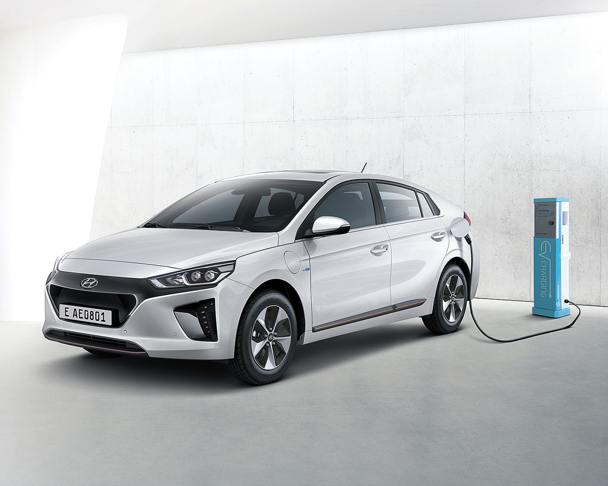 図　Hyundai Motor Groupは「IONIQ Electric」などの使用済み蓄電池を利用して大規模蓄電施設を建設している