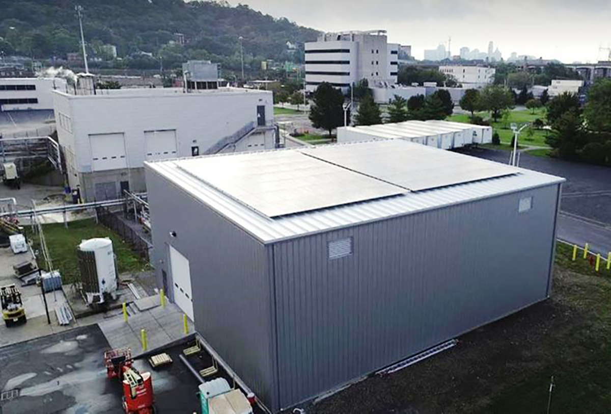 図　Kao USAが運転を開始した太陽光発電設備。廃水処理施設の屋根に設置した