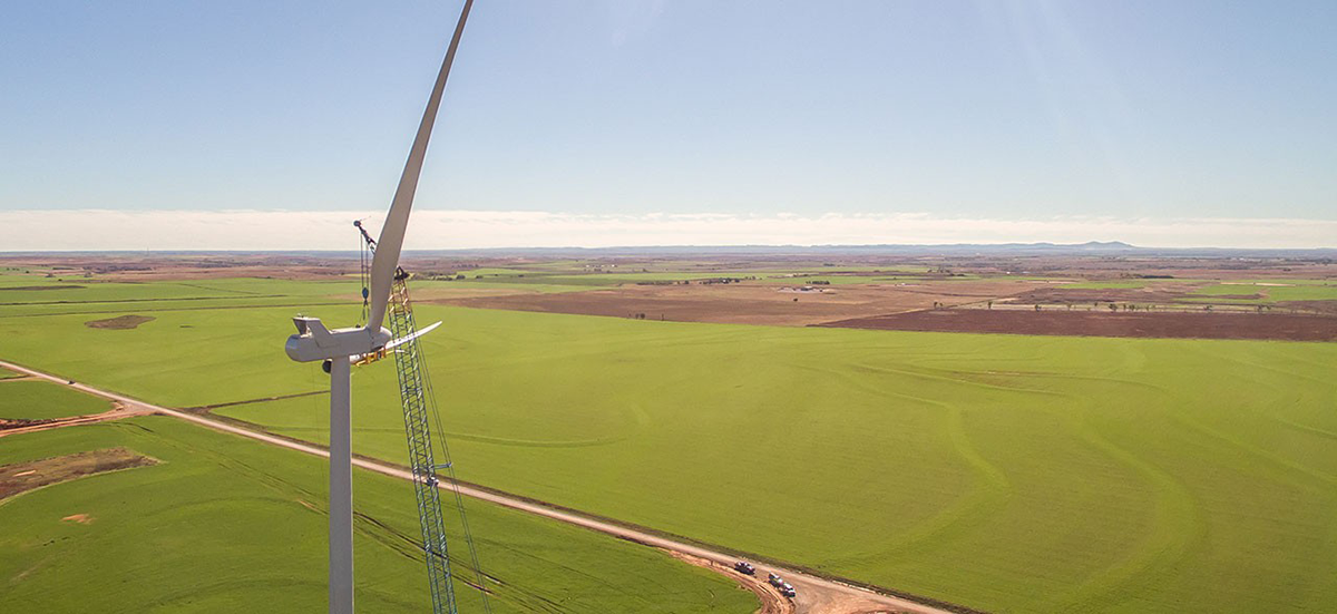 図　建設中の「HillTopper Wind Farm」