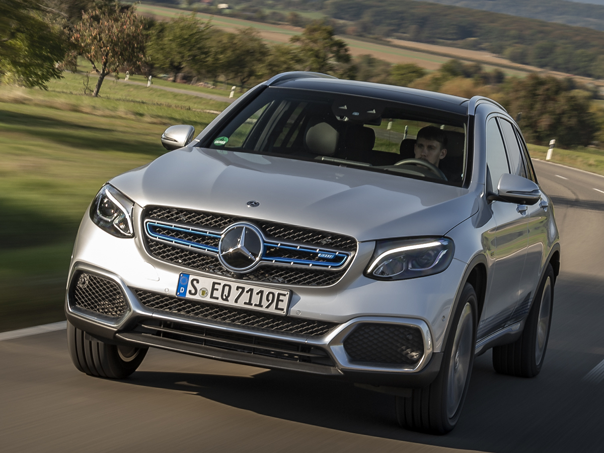 図　Daimlerが、2018年10月に量産を開始したプラグイン燃料電池車「Mercedes-Benz GLC F-CELL」