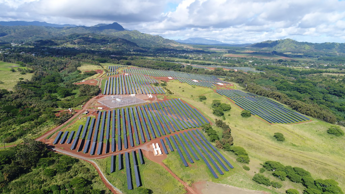 図　AES Distributed Energyが建設した蓄電池併設メガソーラー「Lāwa'i Solar and Energy Storage facility」