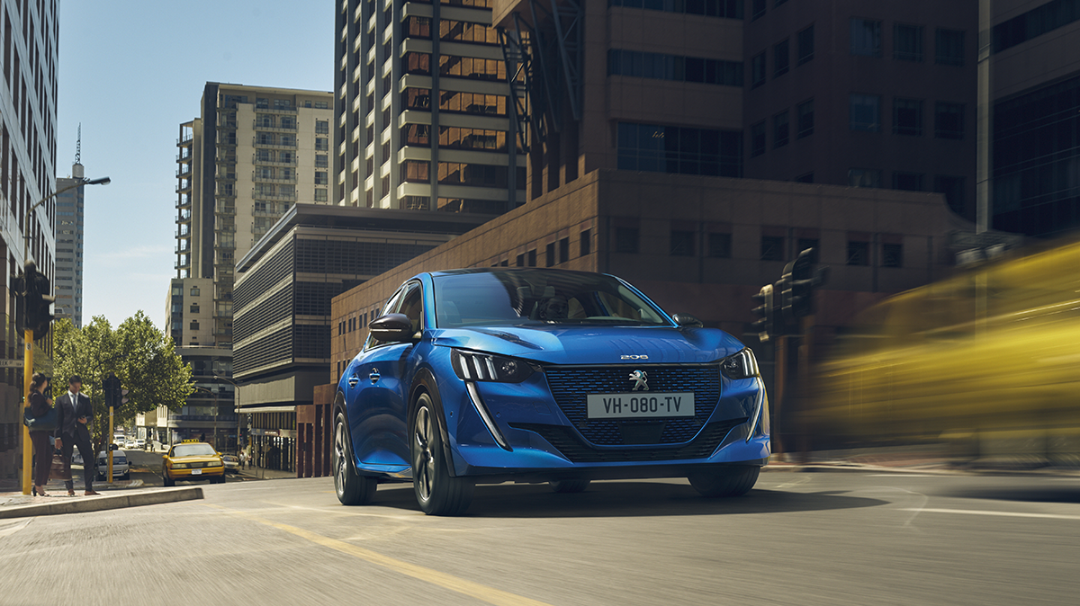 図　Peugeotが発表した新型EV「Peugeot e-208」