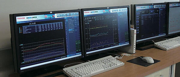 写真1 マイクログリッド用μ-EMS（監視・制御）のモニター