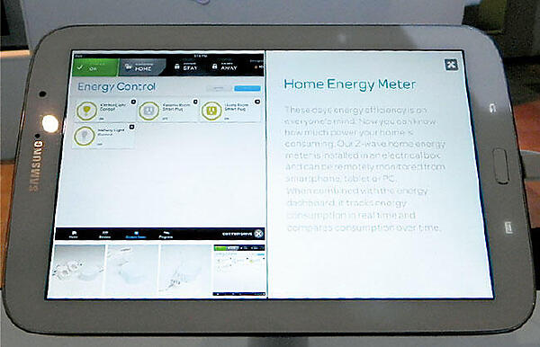 Z-Wave対応の家庭用エネルギーメーター。プラグなどにインストールすることで電気などの使用量を確認し、制御できる。またスマートフォンやタブレット、PCなどで遠隔からも使用量を確認できる。