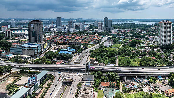 写真2　マレーシアのジョーホール州の州都「ジョホール・バル」の街並み