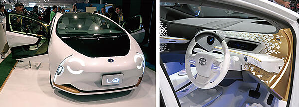 写真4　トヨタAI搭載の自動運転EV「LQ」（左）とトヨタ初の有機ELメーターを採用した運転席（右）