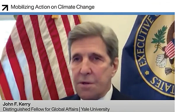写真2　世界経済フォーラムのオンラインセッションでスピーチするジョン・ケリー気候変動担当大統領特使