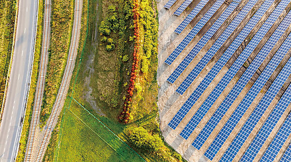 図5　グーグルのサンギスラン・データセンターのために敷地内に設置した太陽光発電設備（ベルギー・サンギスラン地区）