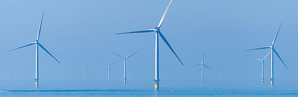 写真1　洋上風力発電ファームの例