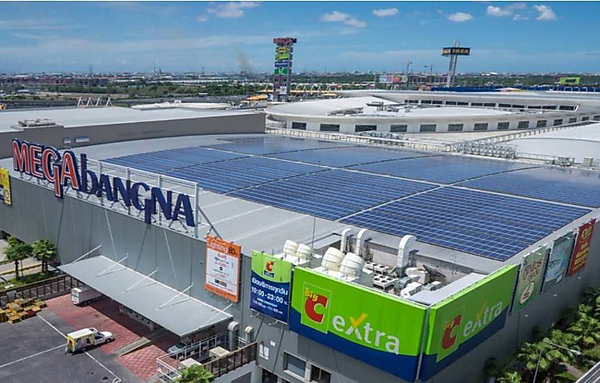 図　「Megabangna」の屋上に設置した太陽光発電設備