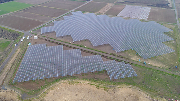 図　「匝瑳メガソーラーシェアリング第一発電所」の全景