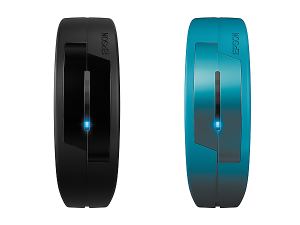 図　セイコーエプソンの「PULSENSE PS-100シリーズ」。本体色とサイズがそれぞれ異なる4種類の製品がある