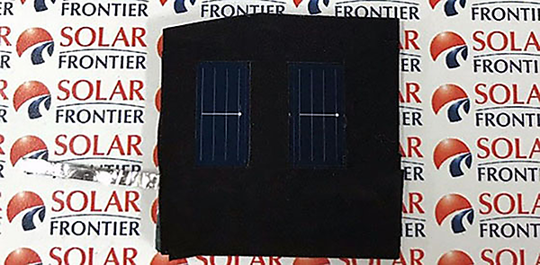 図　世界記録を更新したCIS薄膜太陽電池セル