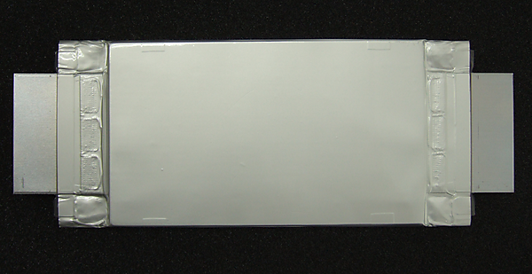 図　次世代「SCiB」の試作品。蓄電容量は50Ah