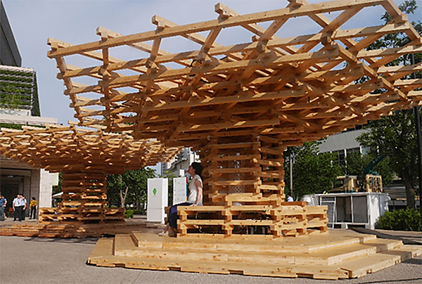 図　コミュニティ広場「かしわのはらっぱ」に設置した「COOL TREE」