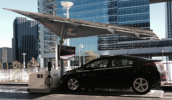 図　Envision SolarのEV用充電ステーション「EV ARC」