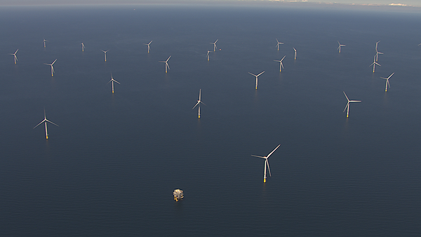 図　運転を開始した「Walney Extension Offshore Wind Farm」