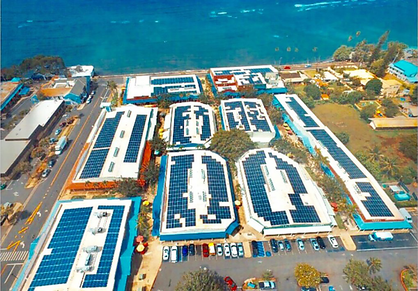 図　Adonグループがマウイ島に設置した太陽光発電システムの例