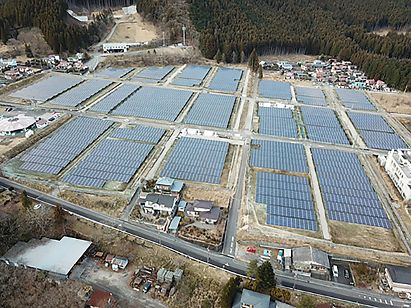 図　F日光安良沢太陽光発電所の全景